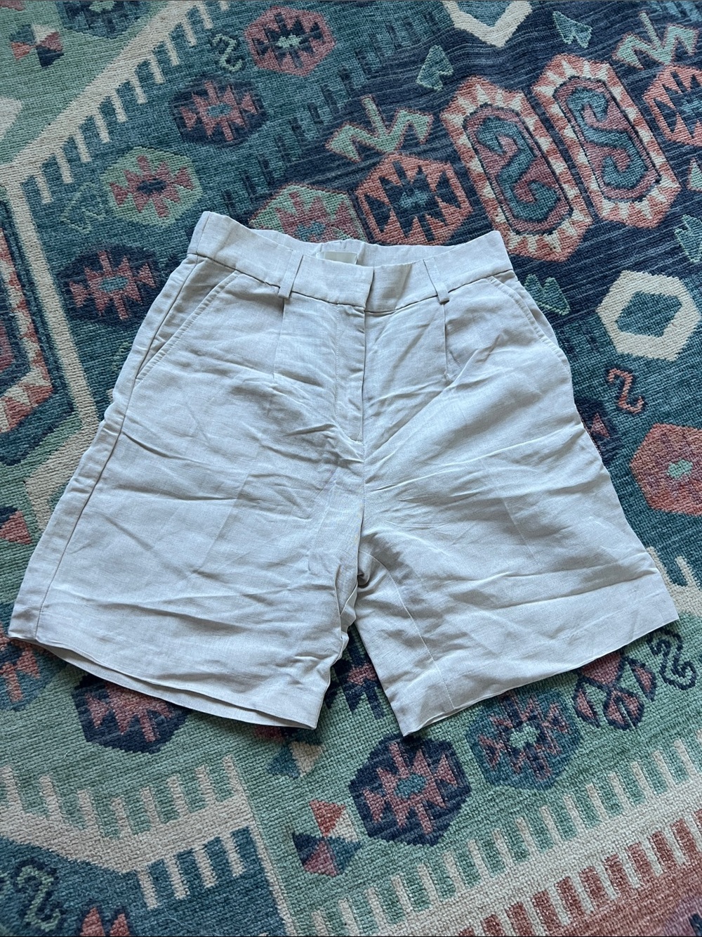 H& M High-Waist Linen Blend Shorts